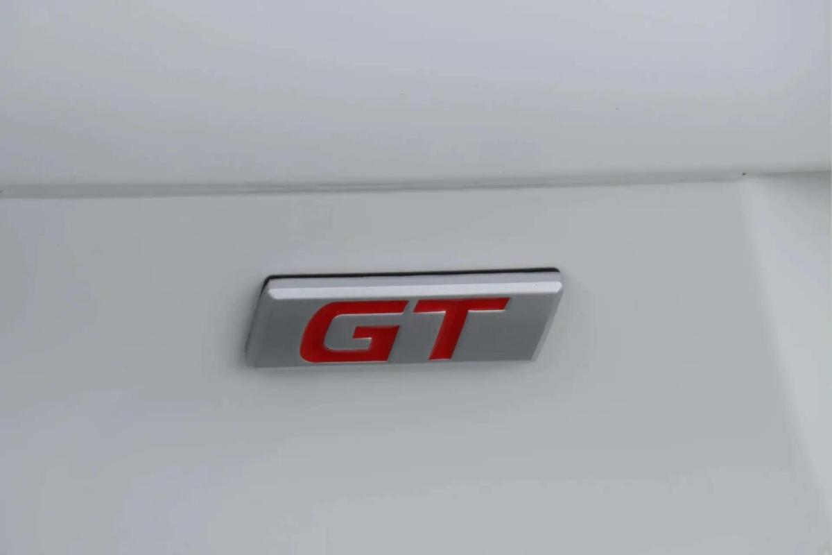 peugeot-208-2013-gasolina-1598cc