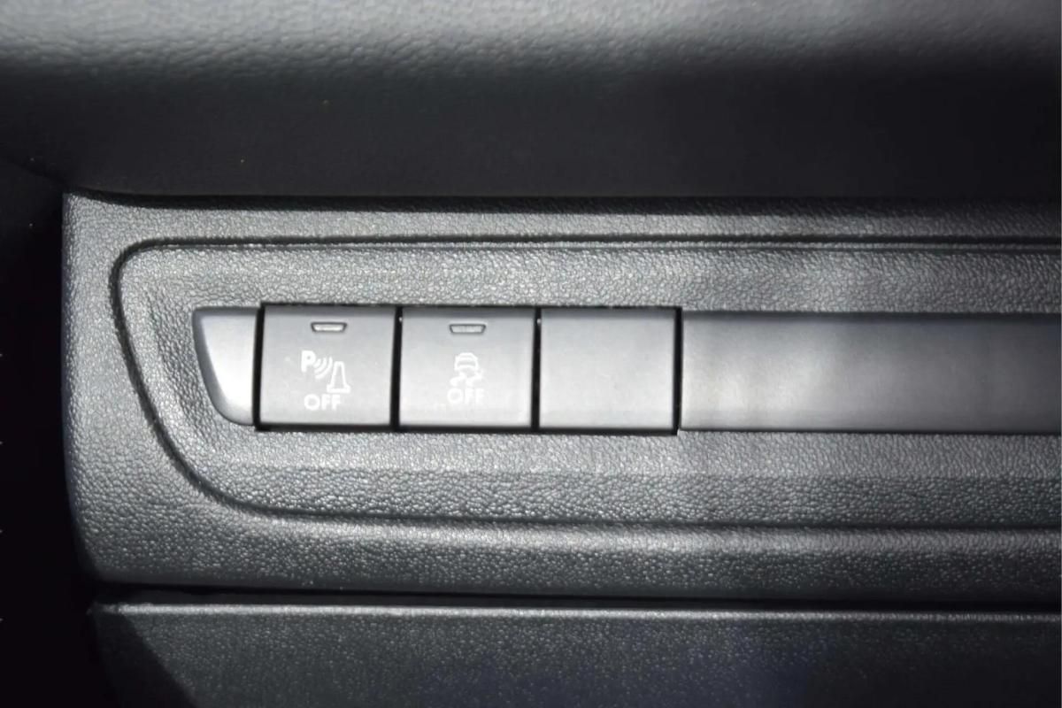 peugeot-208-2013-gasolina-1598cc