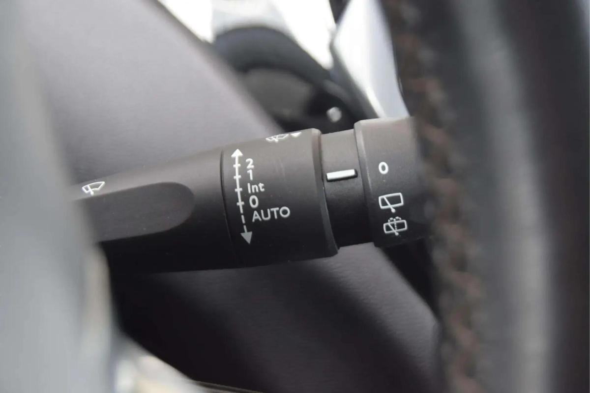 peugeot-208-2013-gasolina-1598cc