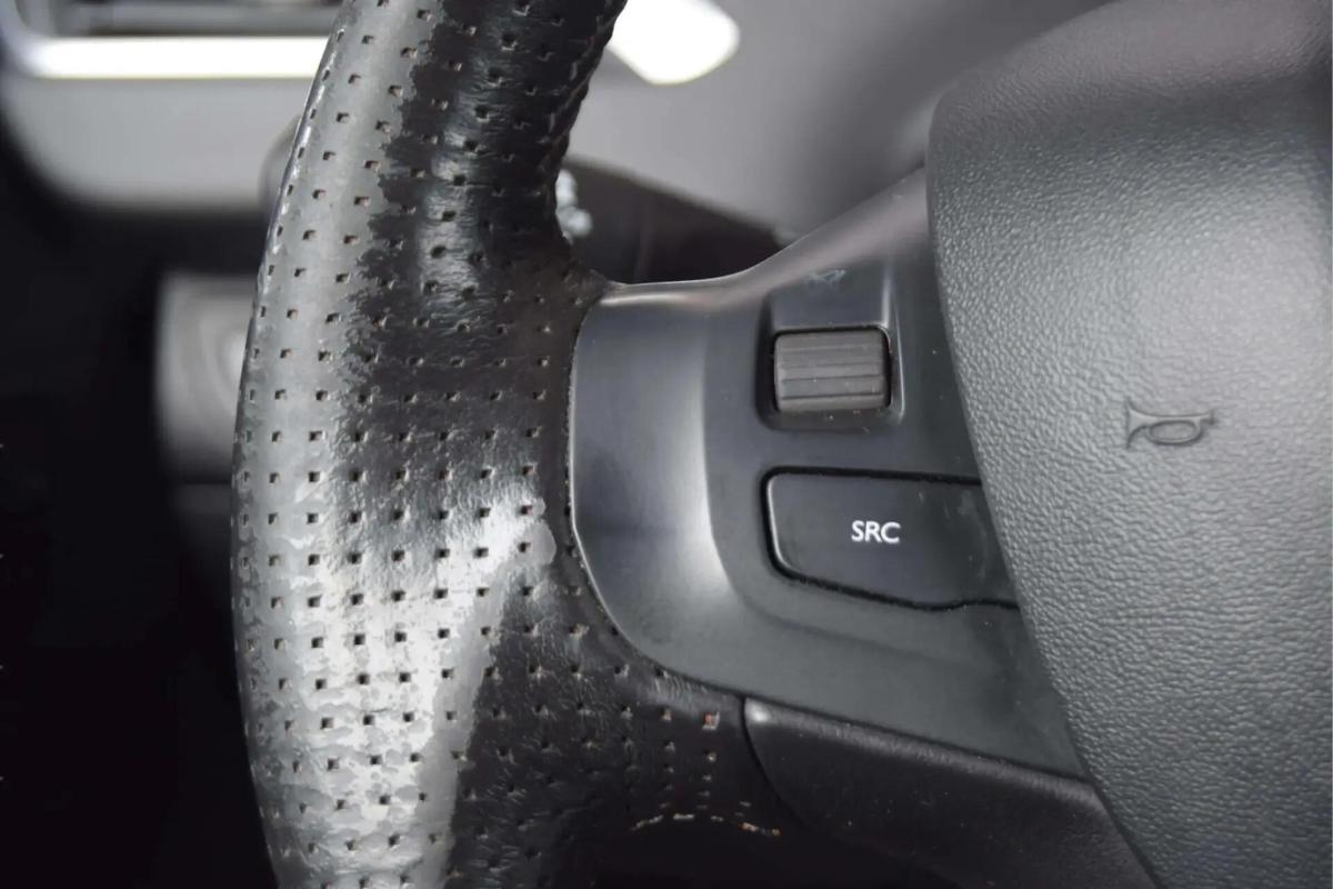 peugeot-208-2013-gasolina-1598cc