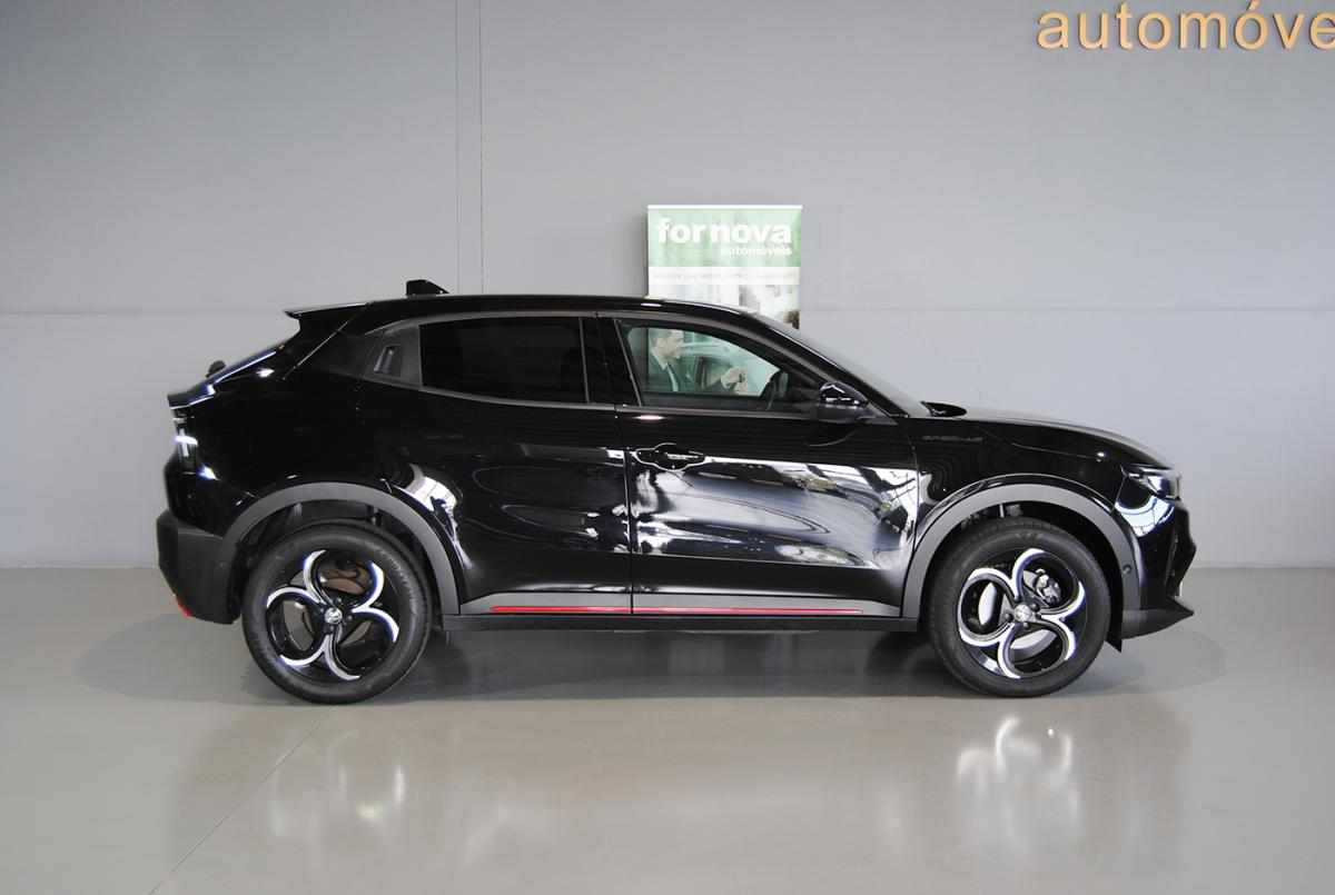 alfa-romeo-junior-2025-hibrido-a-gasolina-1199cc