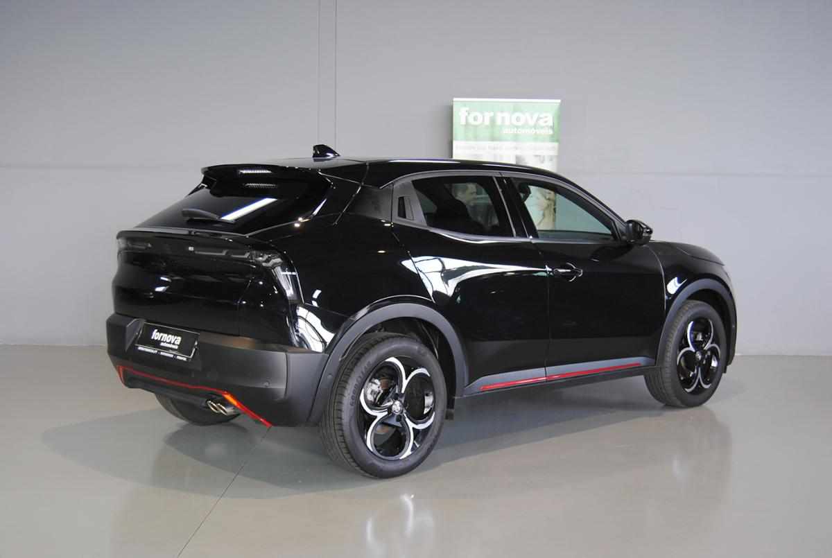 alfa-romeo-junior-2025-hibrido-a-gasolina-1199cc