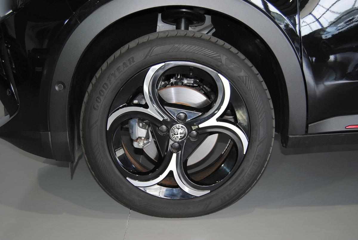 alfa-romeo-junior-2025-hibrido-a-gasolina-1199cc