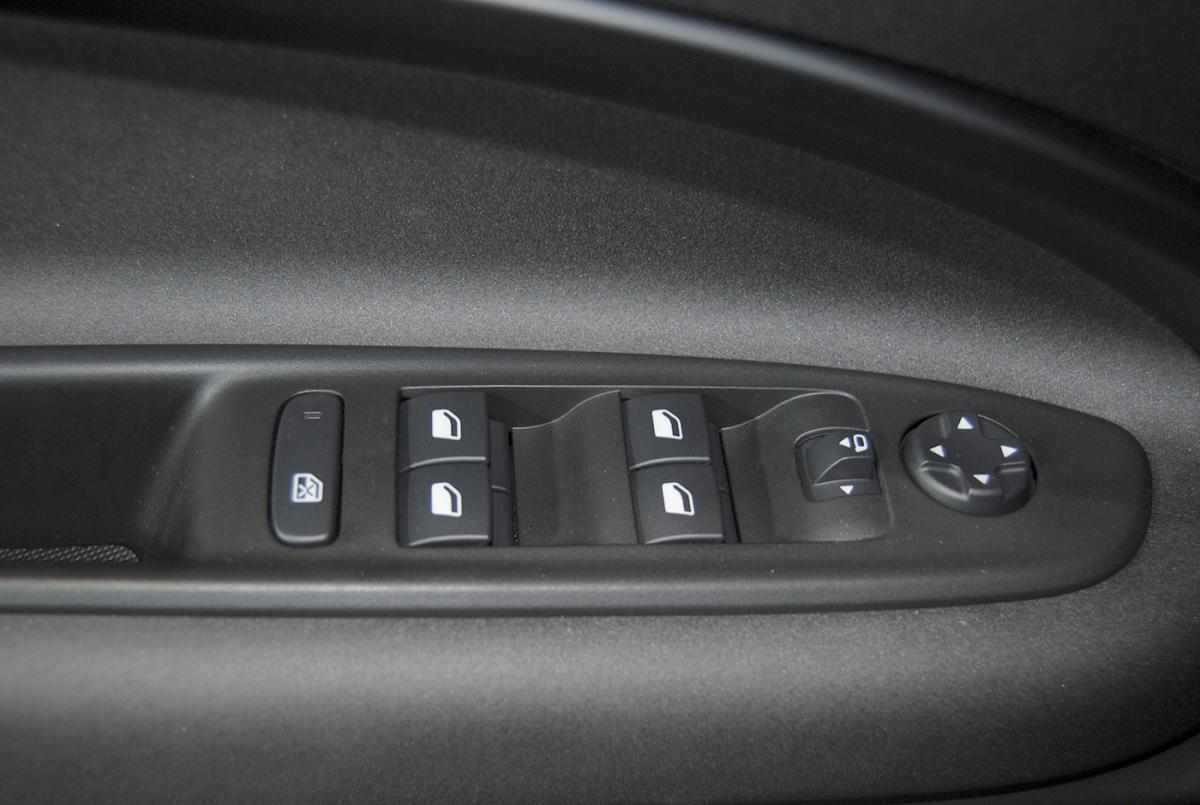 alfa-romeo-junior-2025-hibrido-a-gasolina-1199cc