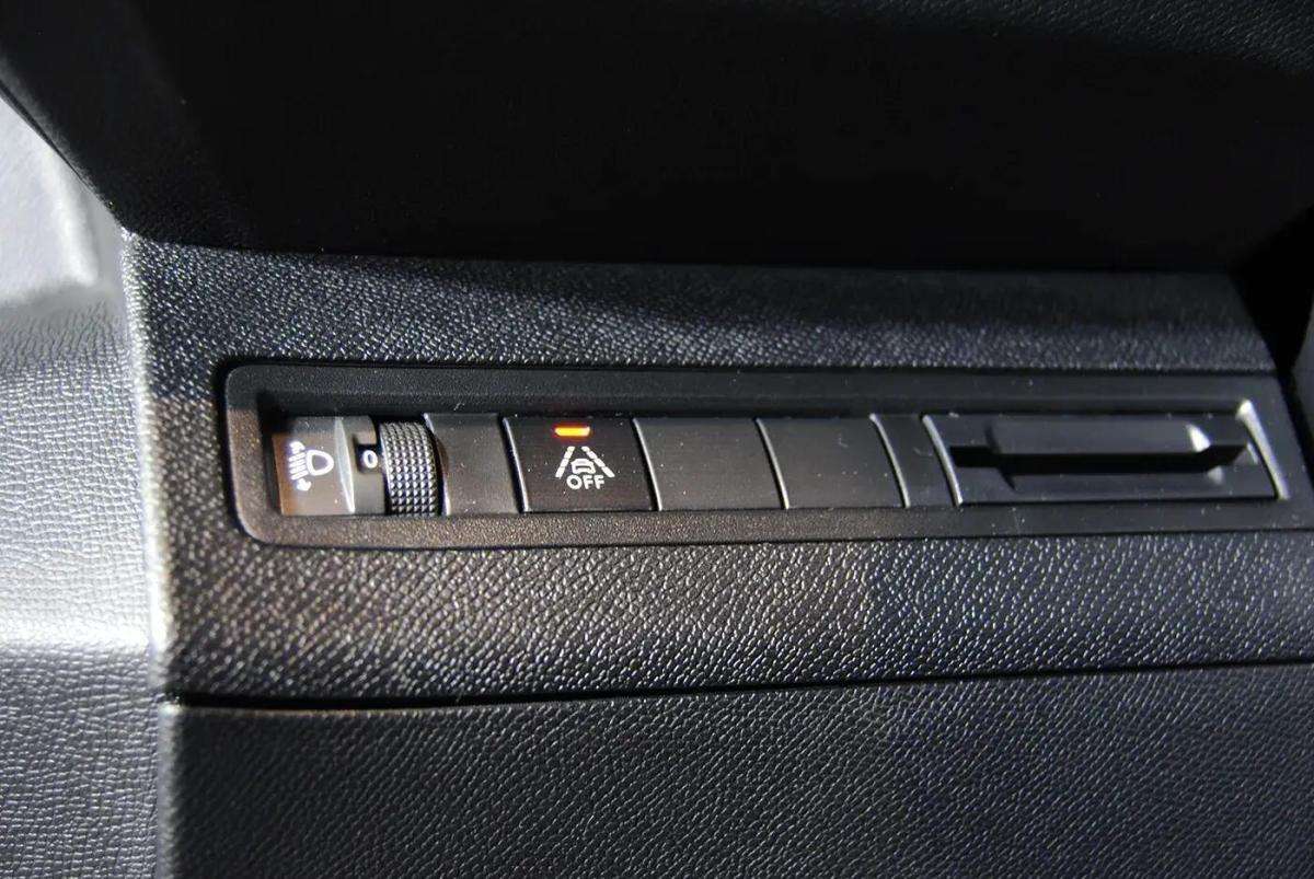 peugeot-3008-2023-diesel-1499cc