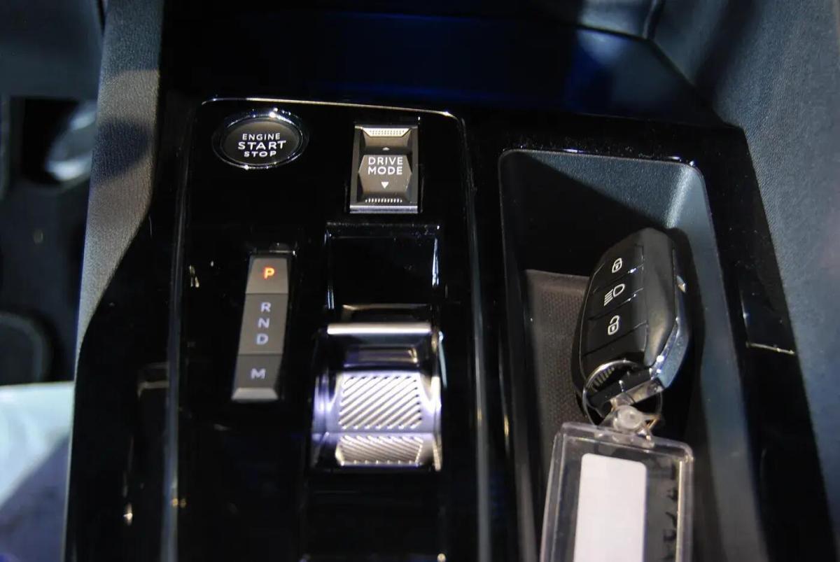 peugeot-3008-2023-diesel-1499cc