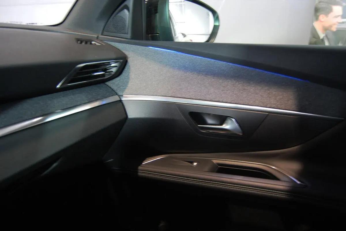 peugeot-3008-2023-diesel-1499cc