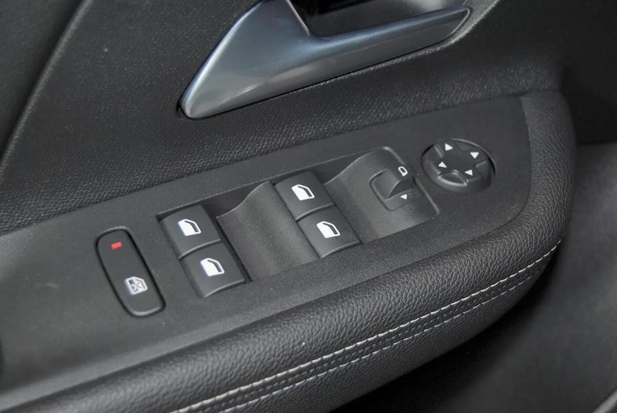 opel-mokka-2025-gasolina-1199cc