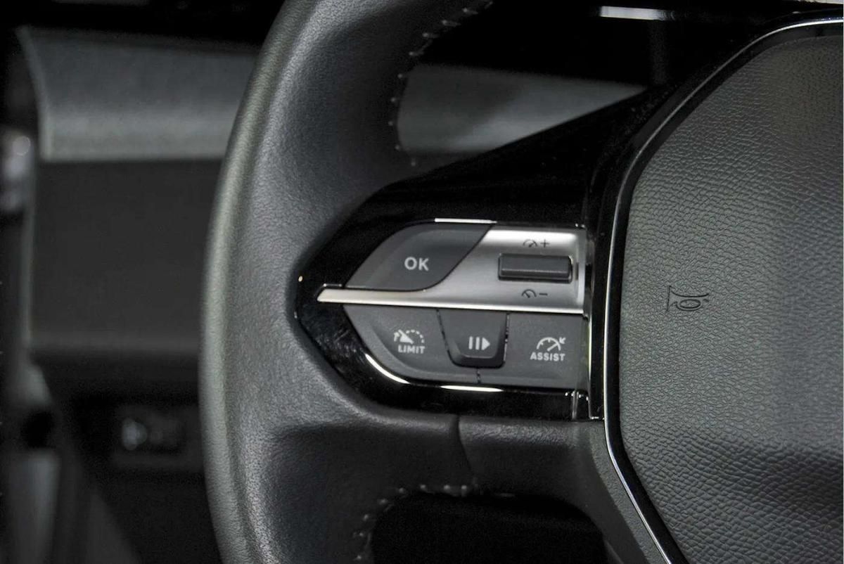 peugeot-308-2024-gasolina-1199cc