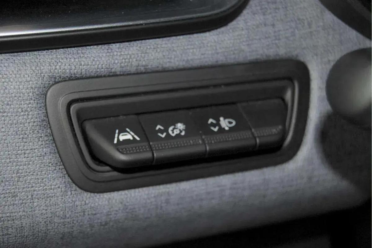mitsubishi-colt-2024-gasolina-999cc