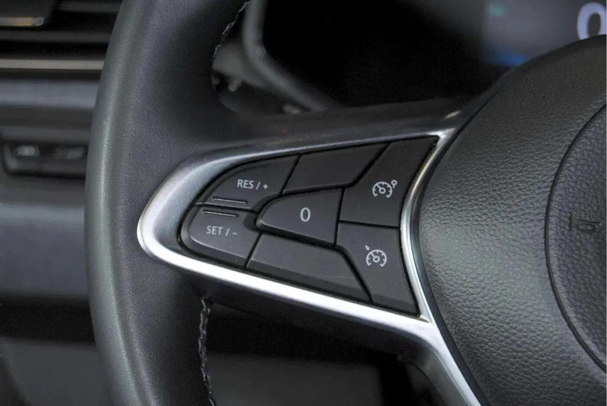 mitsubishi-colt-2024-gasolina-999cc
