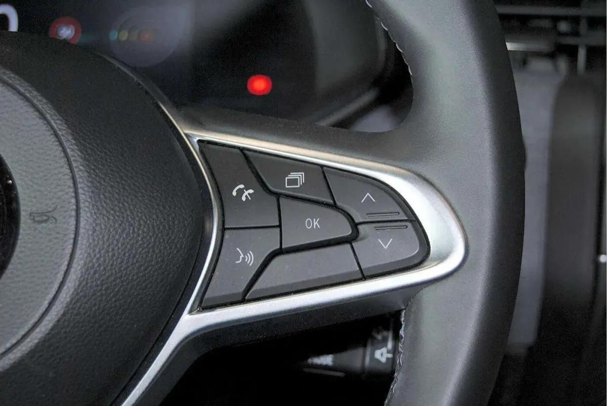 mitsubishi-colt-2024-gasolina-999cc