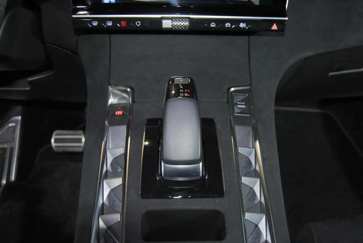 ds-ds-7-2023-hibrido-a-gasolina-1598cc