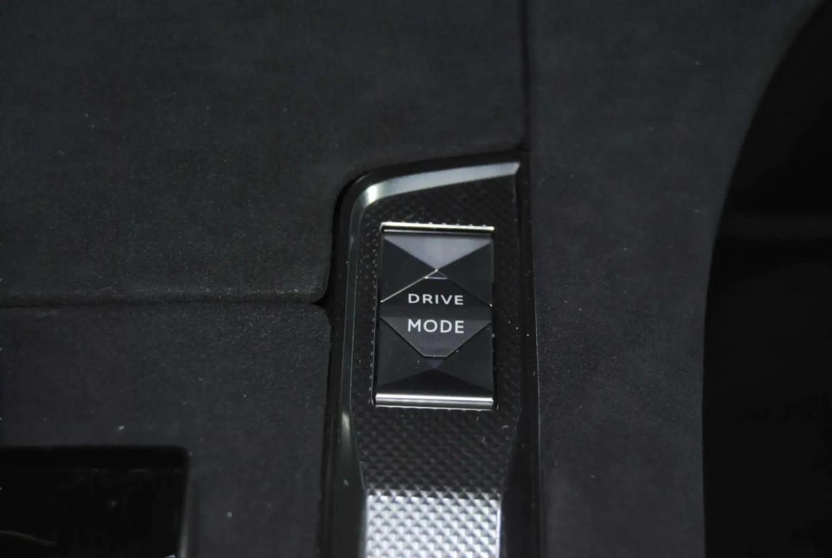 ds-ds-7-2023-hibrido-a-gasolina-1598cc