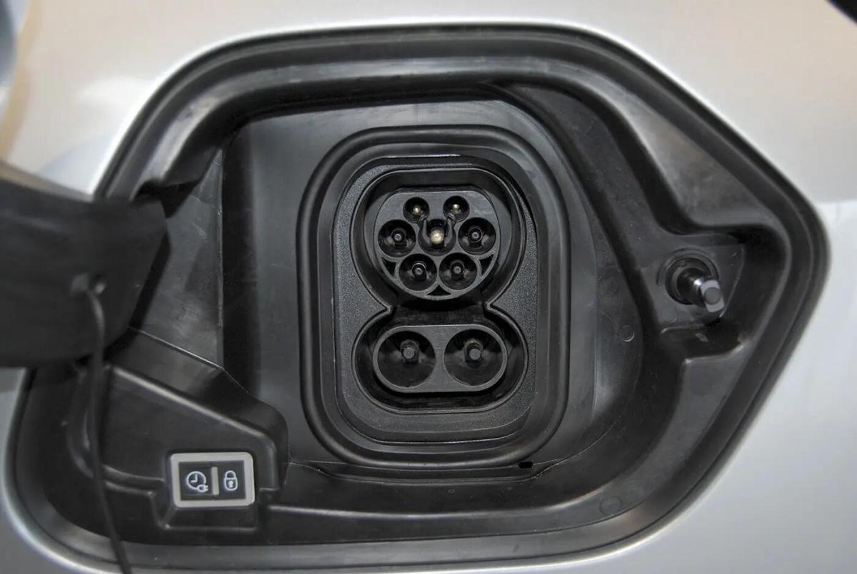 opel-corsa-e-2024-eletrico-0cc