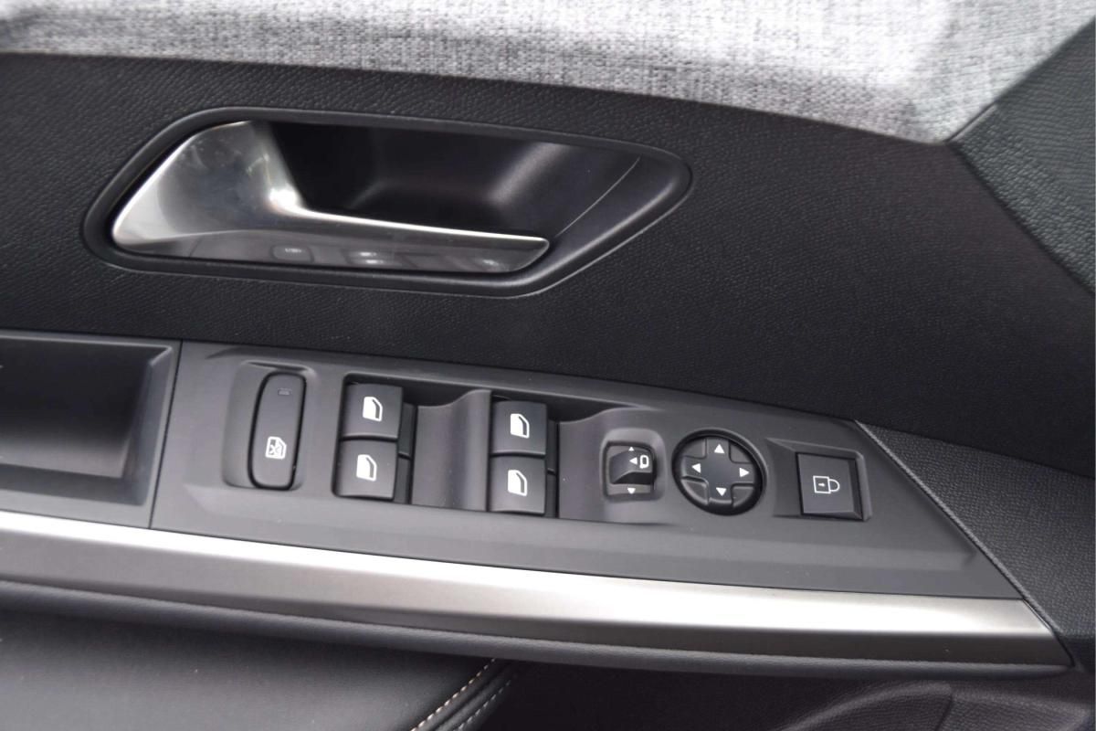 peugeot-3008-2025-hibrido-a-gasolina-1199cc