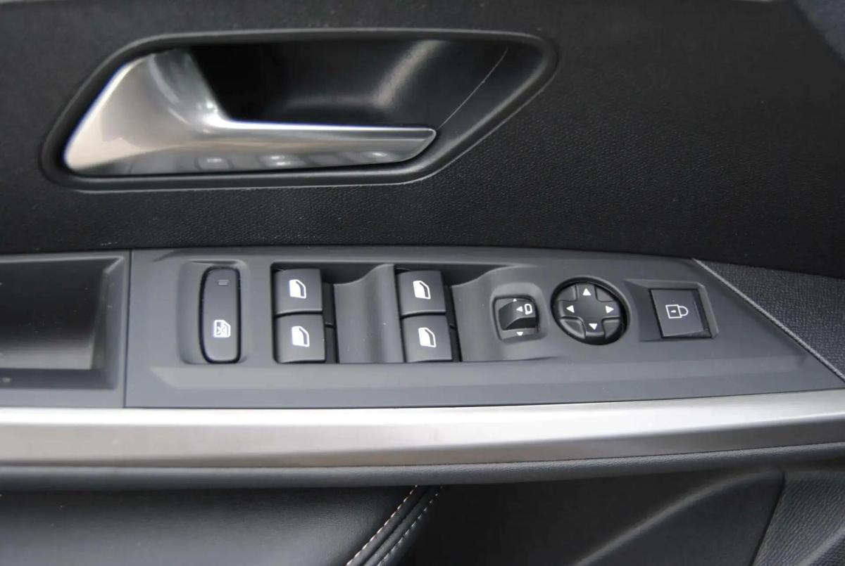 peugeot-3008-2025-hibrido-a-gasolina-1199cc