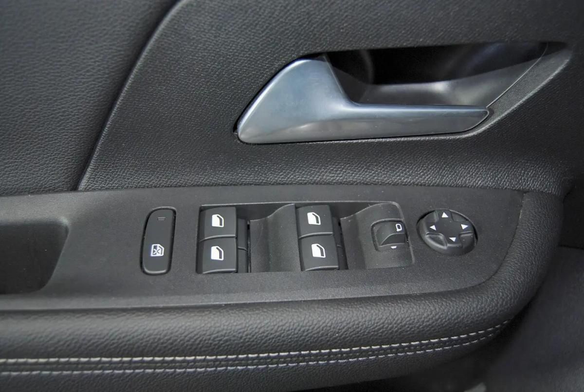 opel-mokka-2025-gasolina-1199cc