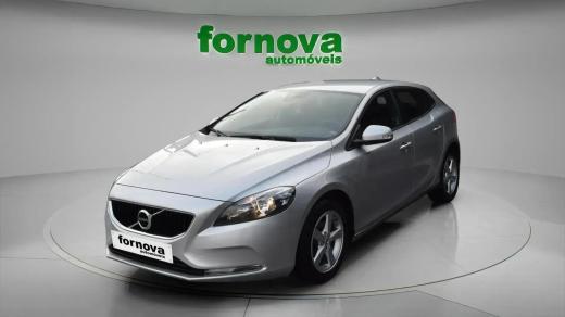 volvo-v40-2018-diesel-1969cc