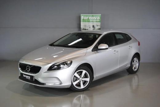 volvo-v40-2018-diesel-1969cc