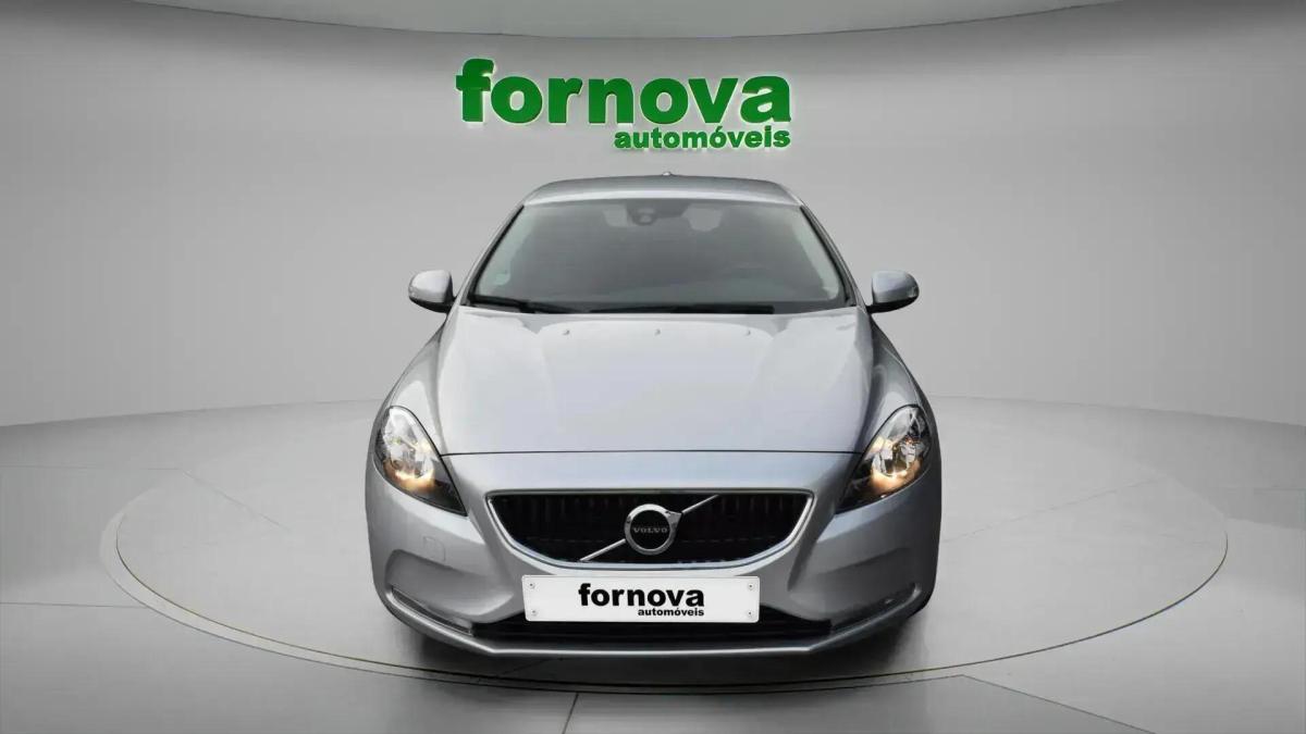 volvo-v40-2018-diesel-1969cc