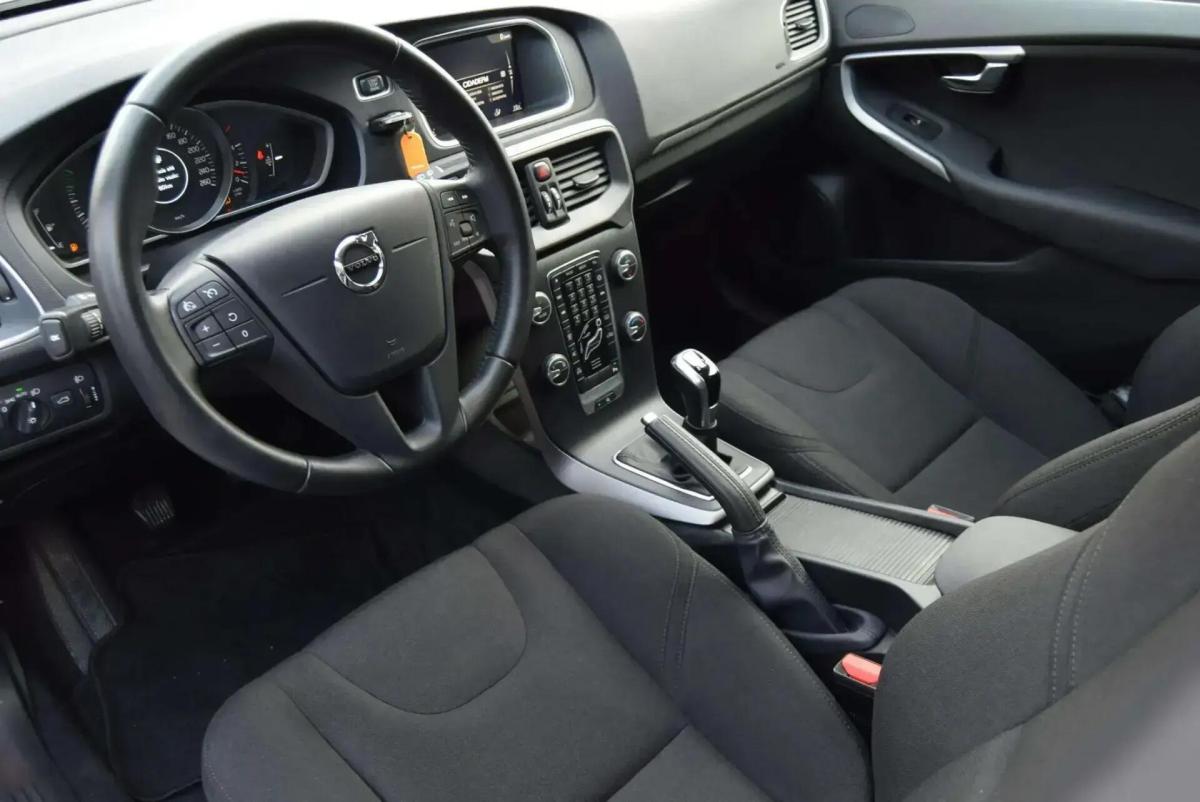 volvo-v40-2018-diesel-1969cc
