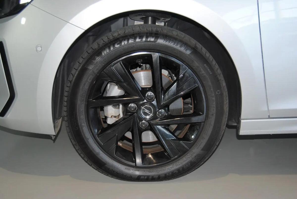 opel-corsa-2025-hibrido-a-gasolina-1199cc