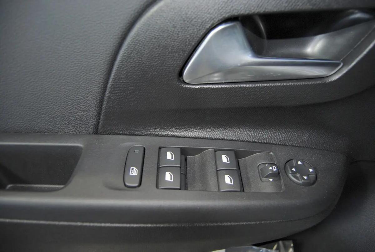 opel-corsa-2025-hibrido-a-gasolina-1199cc