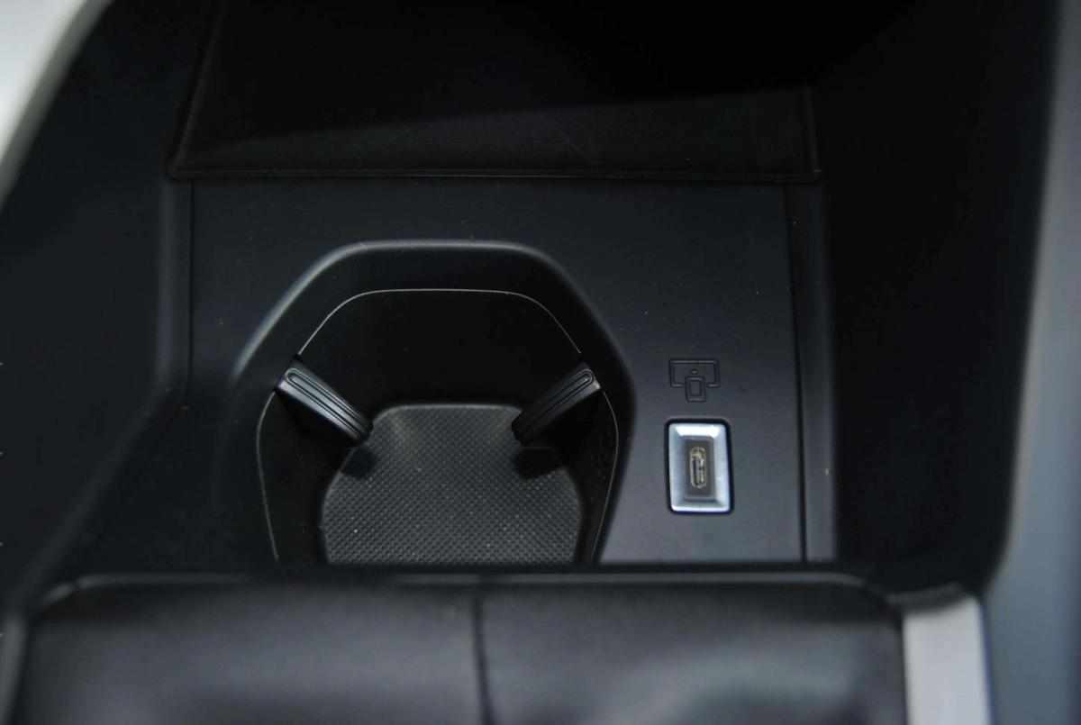peugeot-308-2022-gasolina-1199cc