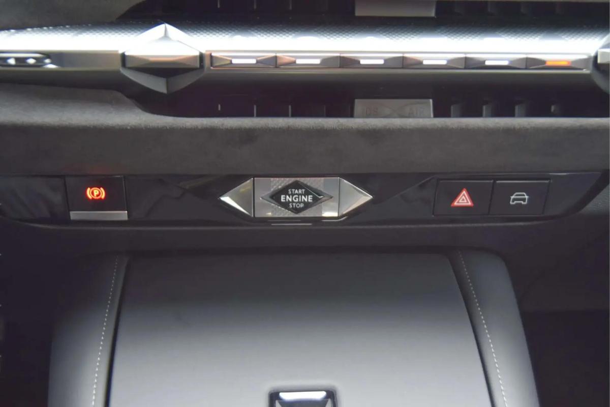 ds-ds-4-2025-hibrido-a-gasolina-1199cc