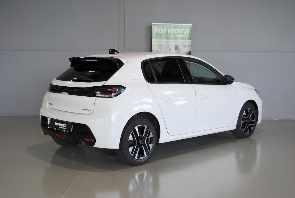 peugeot-208-2025-hibrido-a-gasolina-1199cc