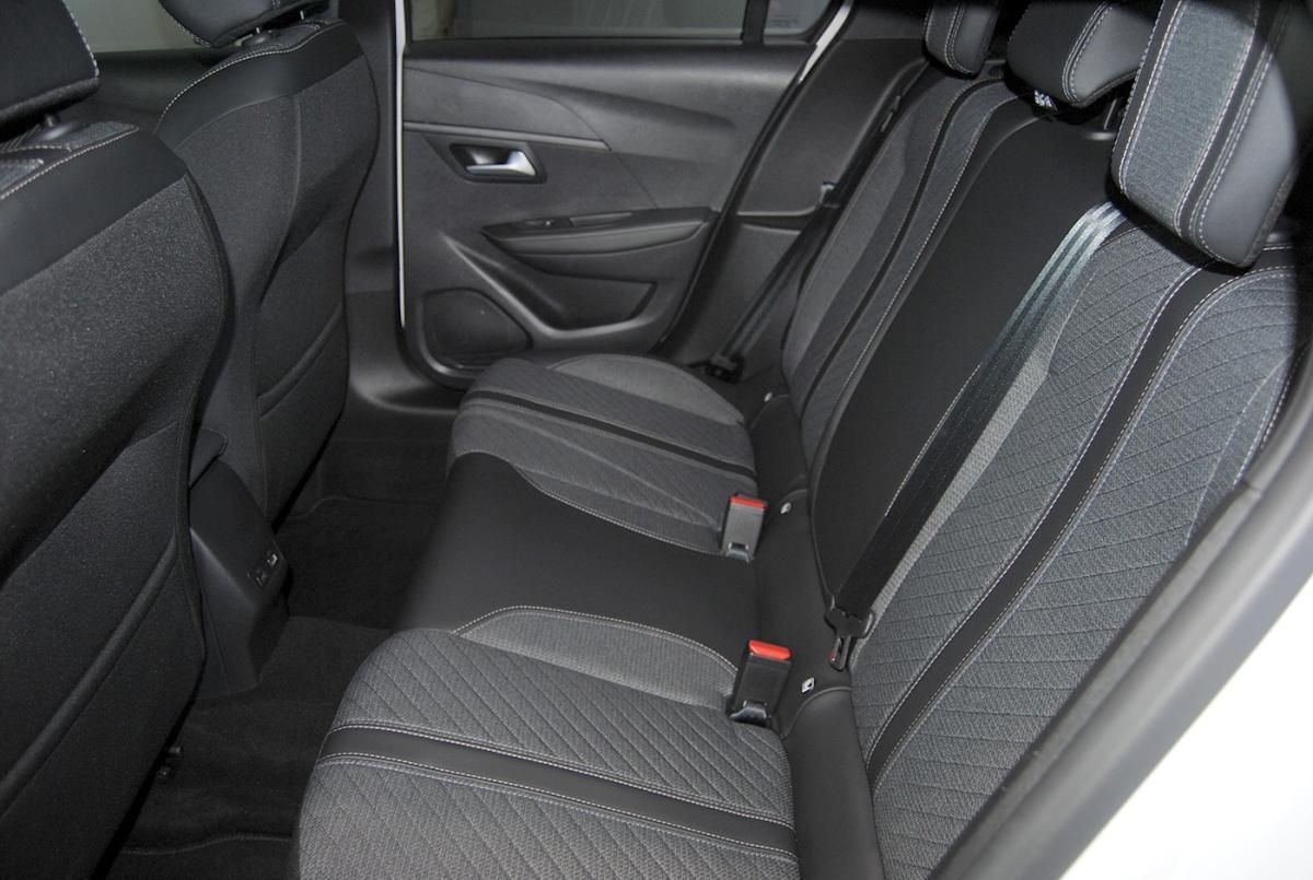 peugeot-208-2025-hibrido-a-gasolina-1199cc