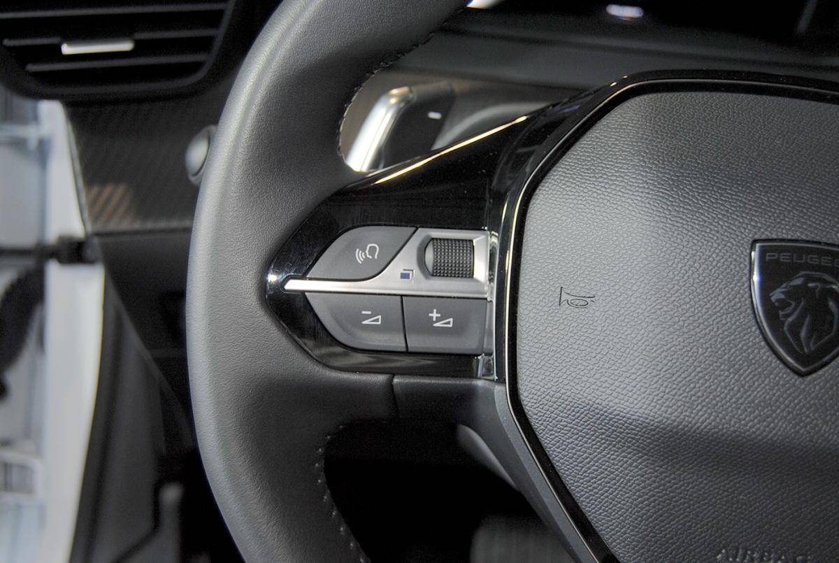 peugeot-208-2025-hibrido-a-gasolina-1199cc