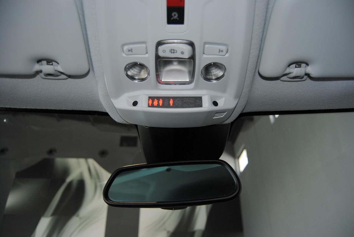 peugeot-208-2025-hibrido-a-gasolina-1199cc