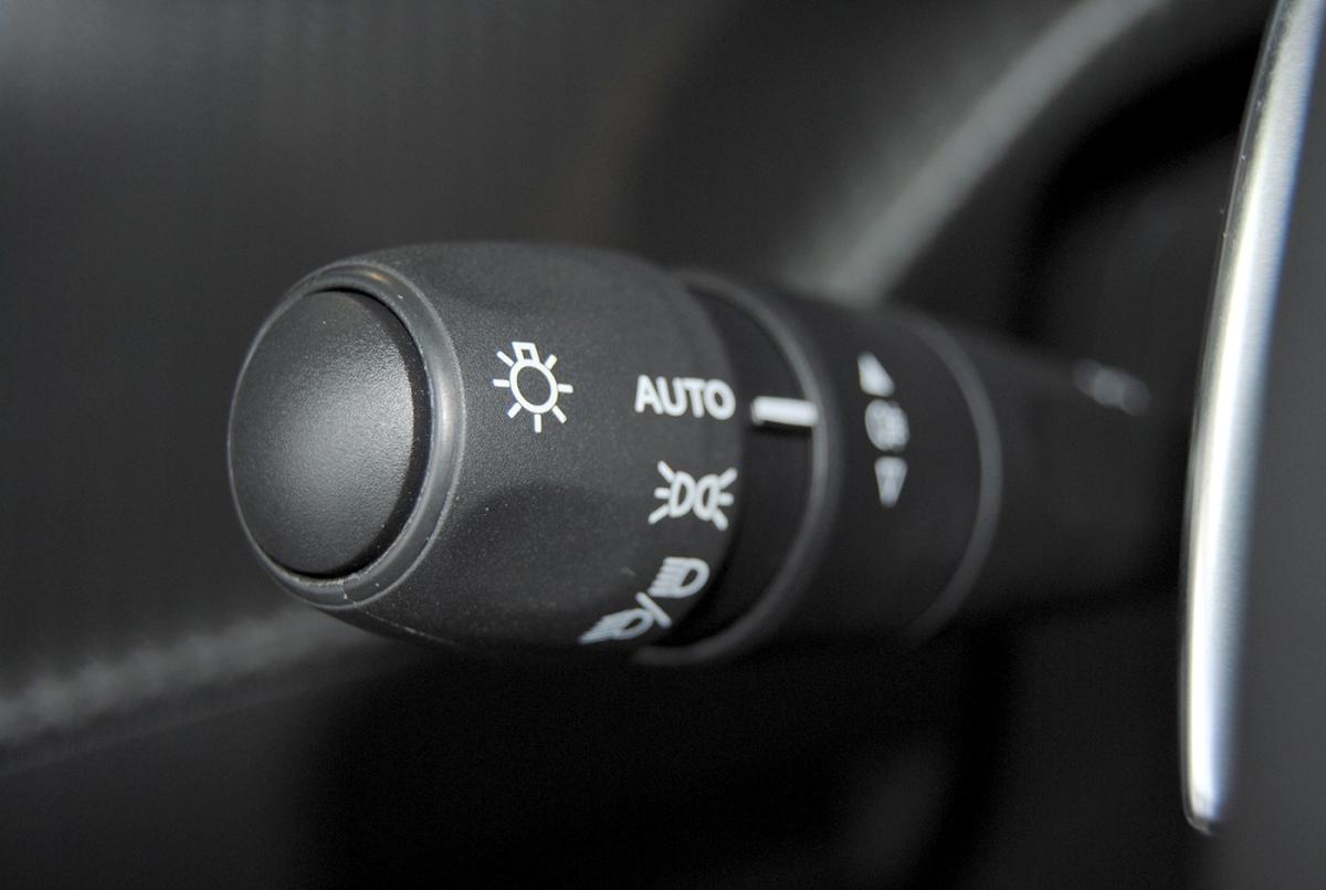 peugeot-208-2025-hibrido-a-gasolina-1199cc