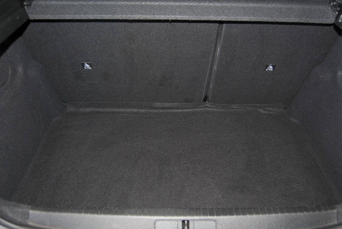 peugeot-208-2025-hibrido-a-gasolina-1199cc