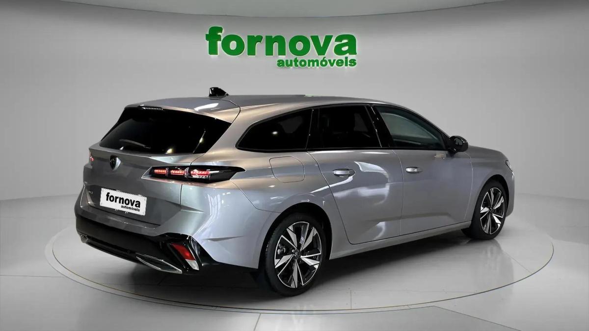 peugeot-308-sw-2022-diesel-1499cc