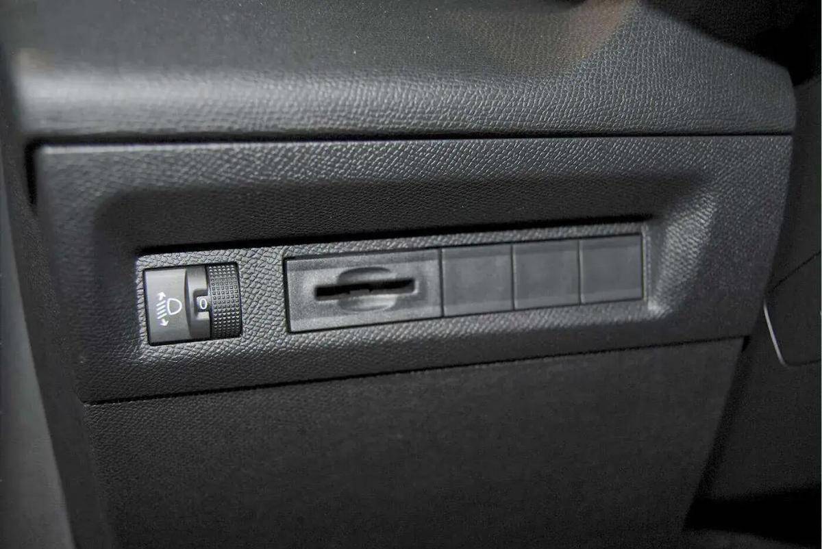 peugeot-308-sw-2024-diesel-1499cc