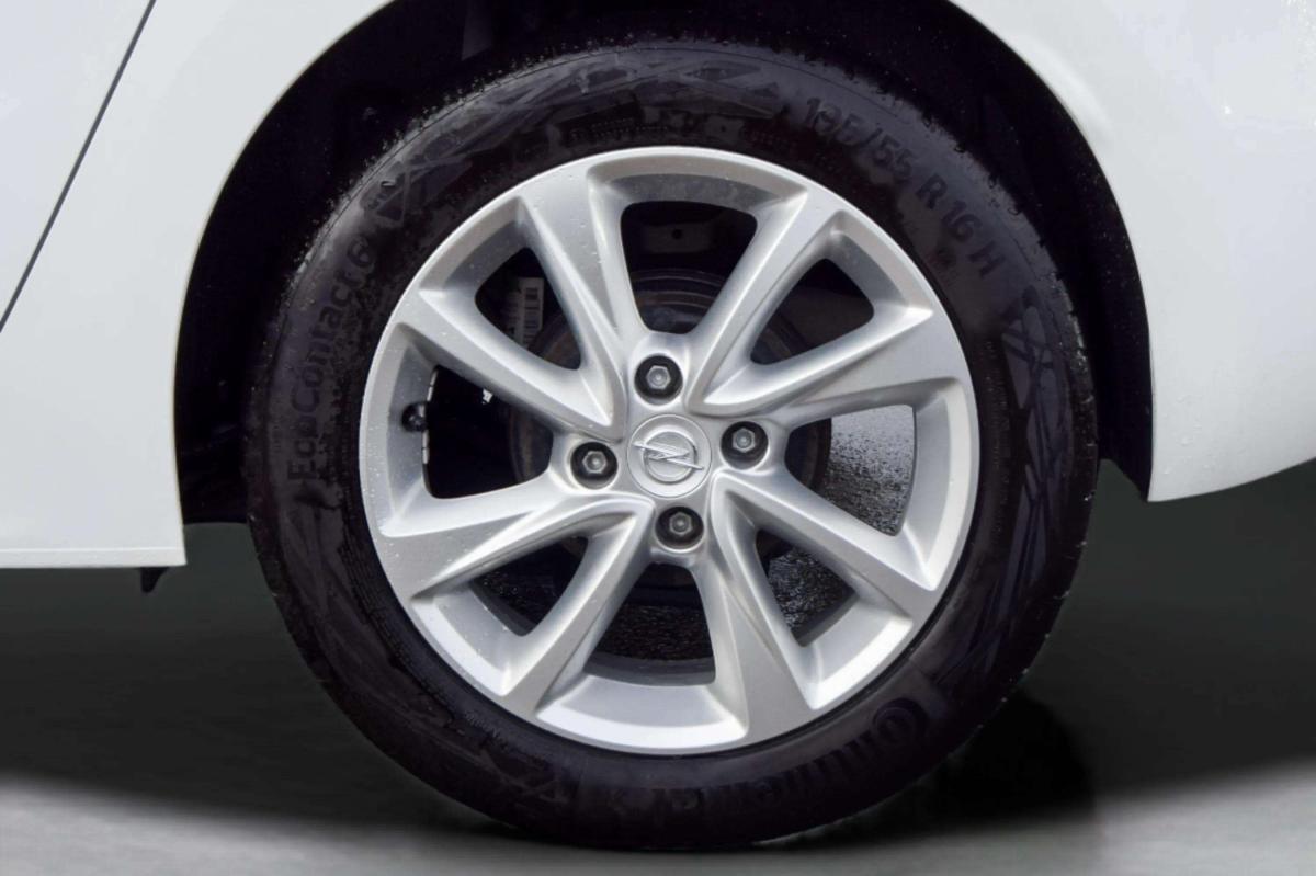 opel-corsa-2023-gasolina-1199cc
