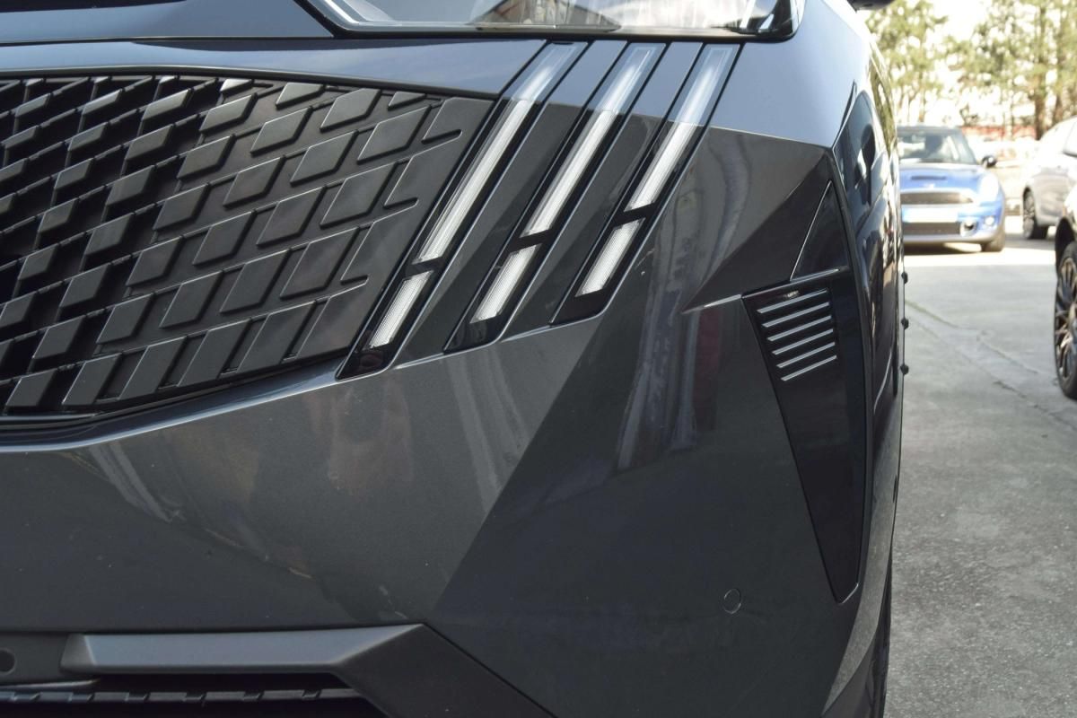 peugeot-5008-2025-hibrido-a-gasolina-1199cc