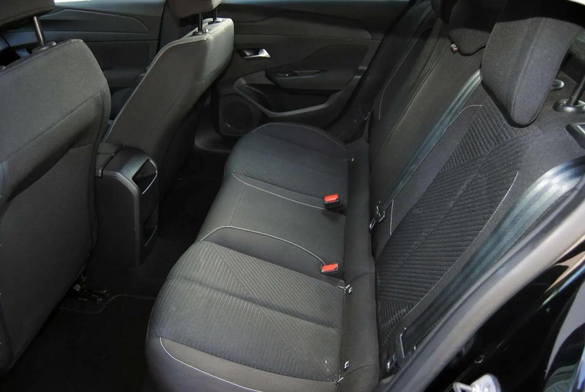 peugeot-308-2022-gasolina-1199cc