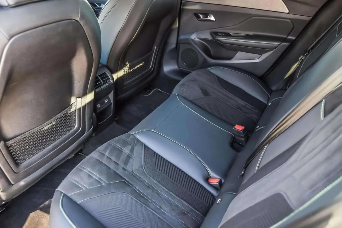 peugeot-408-2023-hibrido-a-gasolina-1598cc