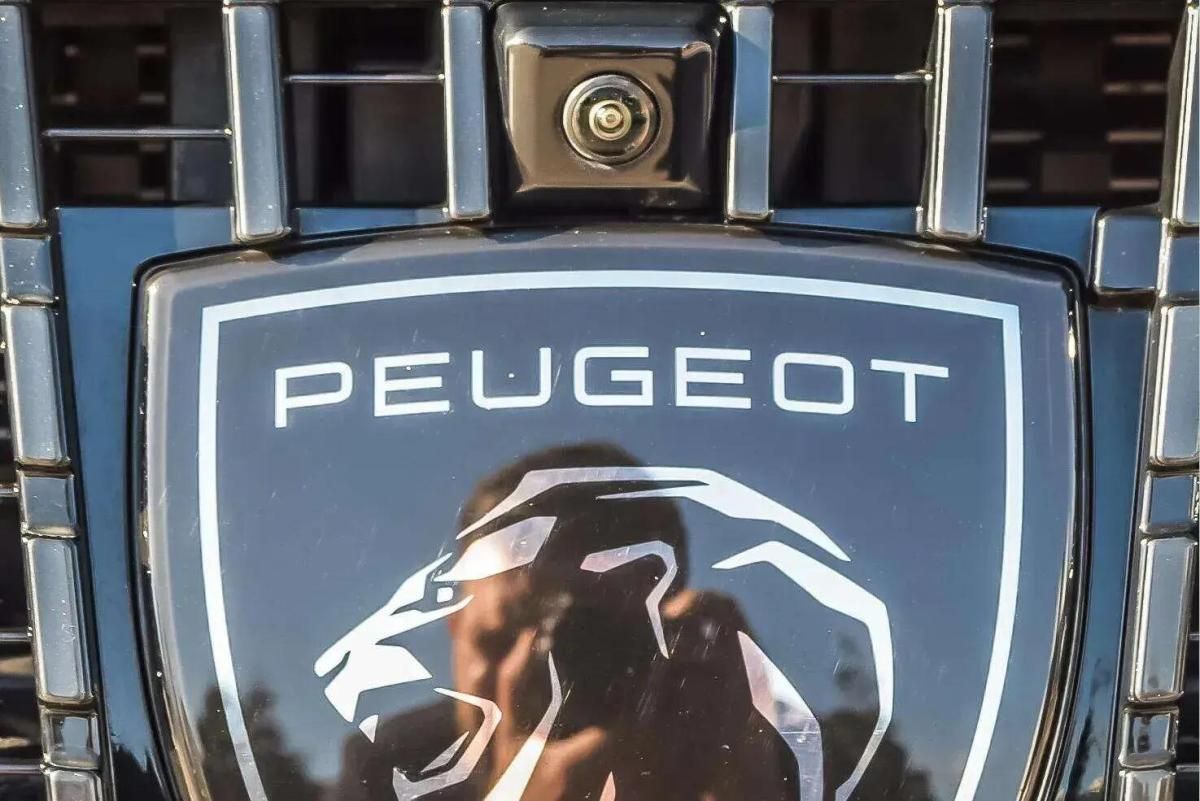 peugeot-408-2023-hibrido-a-gasolina-1598cc