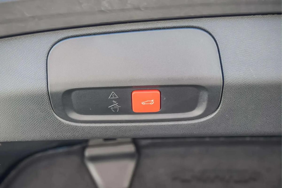 peugeot-408-2023-hibrido-a-gasolina-1598cc