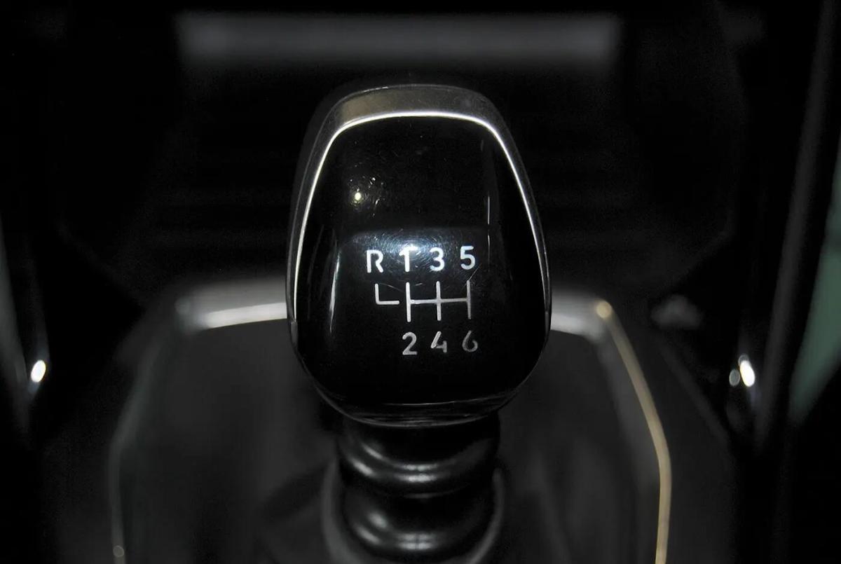peugeot-208-2024-gasolina-1199cc