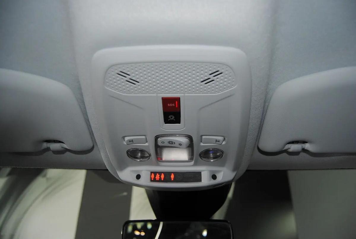 peugeot-208-2024-gasolina-1199cc