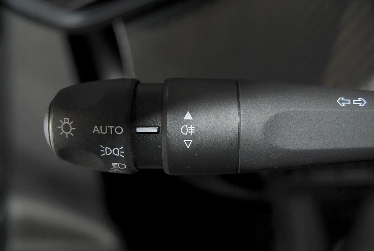 peugeot-208-2024-gasolina-1199cc