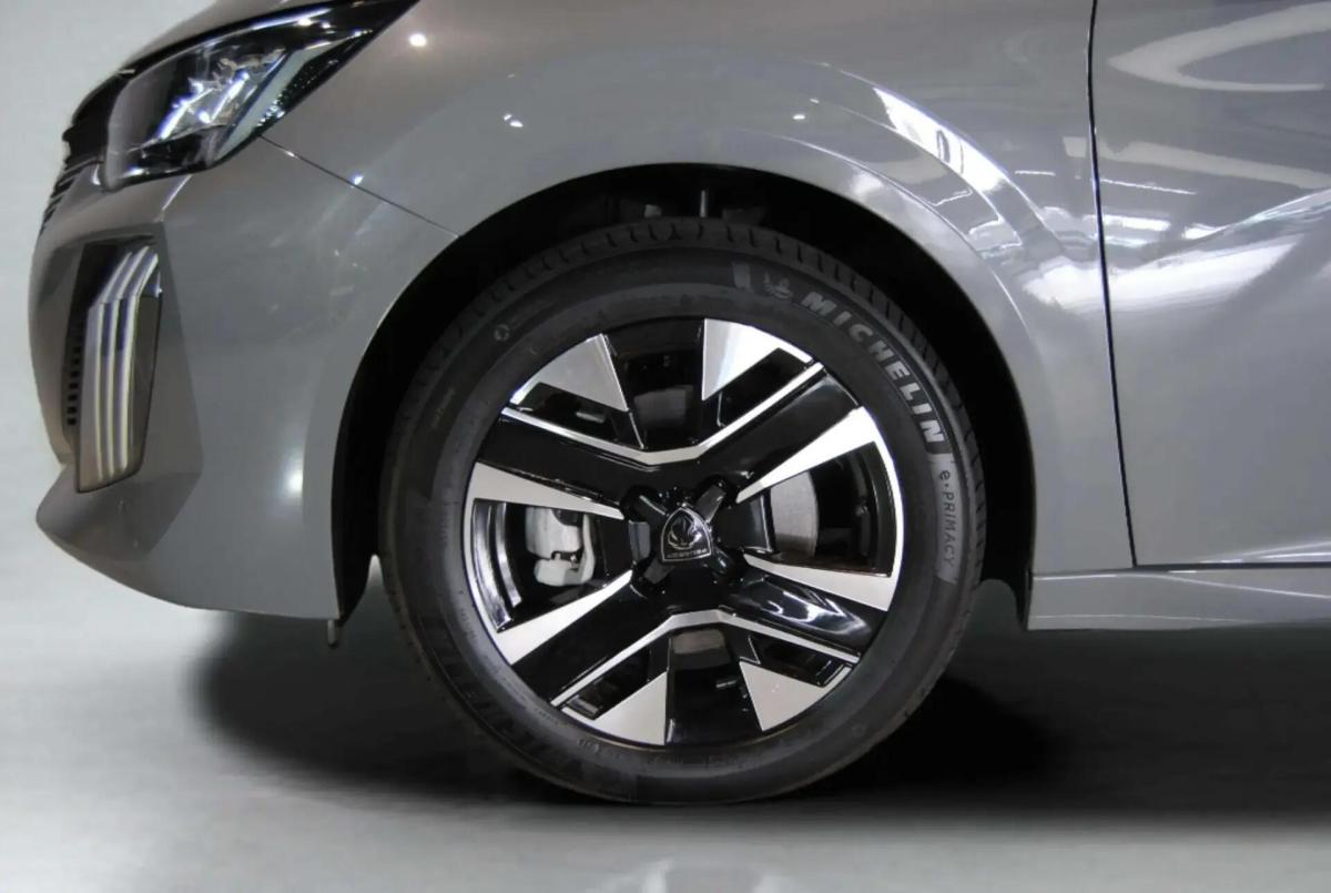 peugeot-208-2025-hibrido-a-gasolina-1199cc