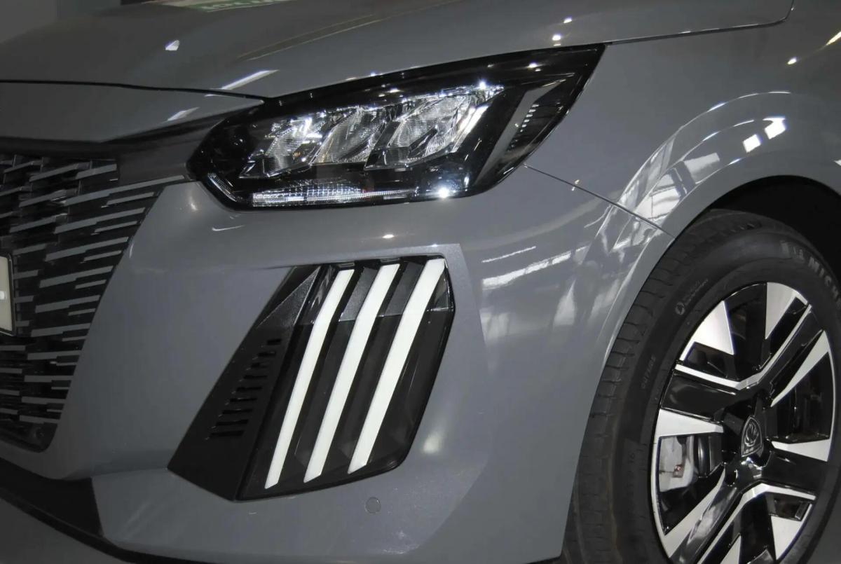 peugeot-208-2025-hibrido-a-gasolina-1199cc