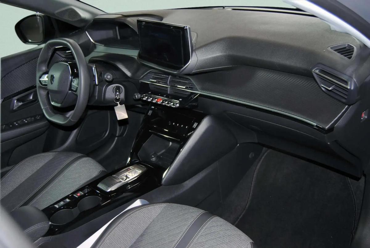 peugeot-208-2025-hibrido-a-gasolina-1199cc